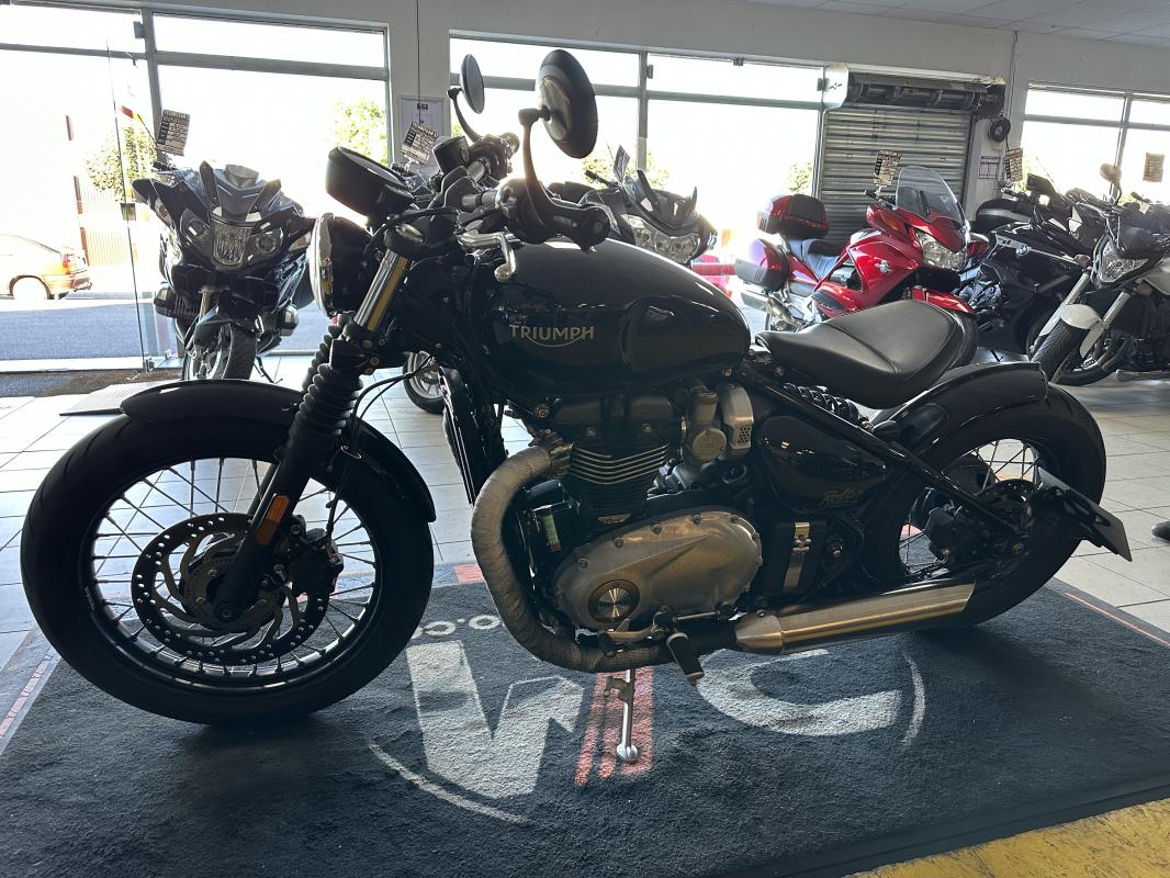 Triumph 1200 BOBBER BLACK REP.ECH.POSS 8 999
