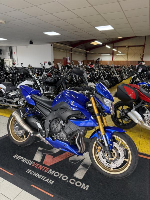 Yamaha FZ8 REP.ECH.POSS 3 699