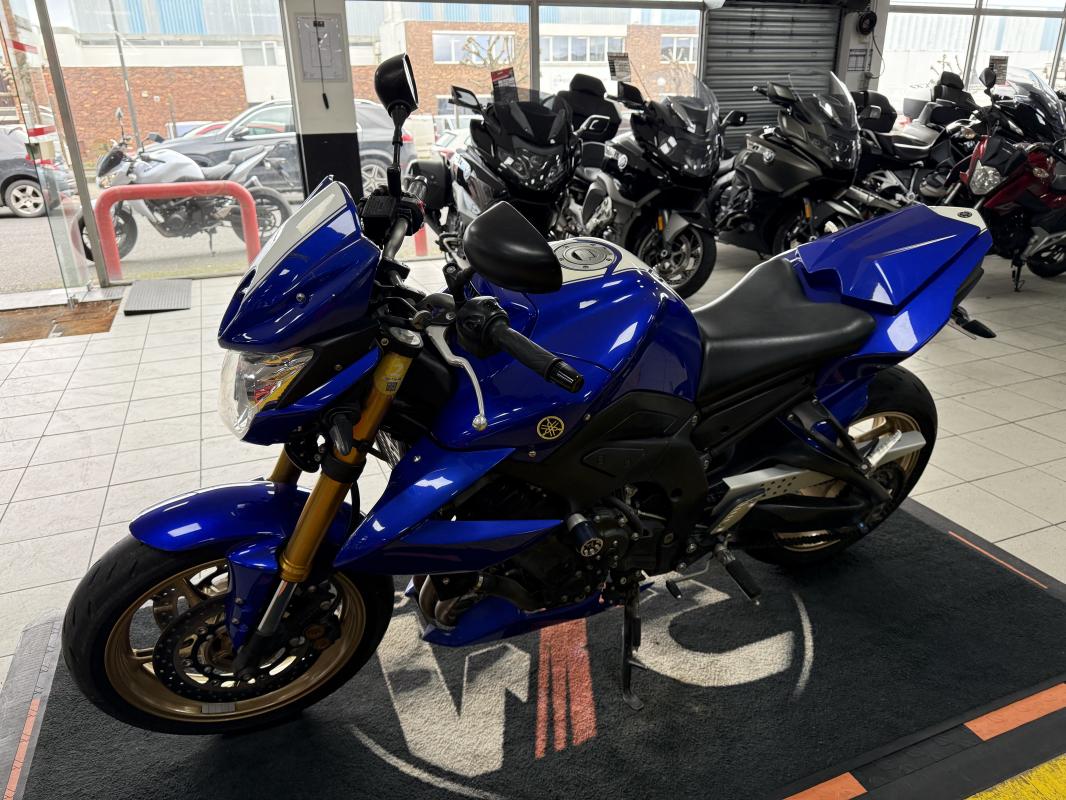 Yamaha FZ8 REP.ECH.POSS 3 699