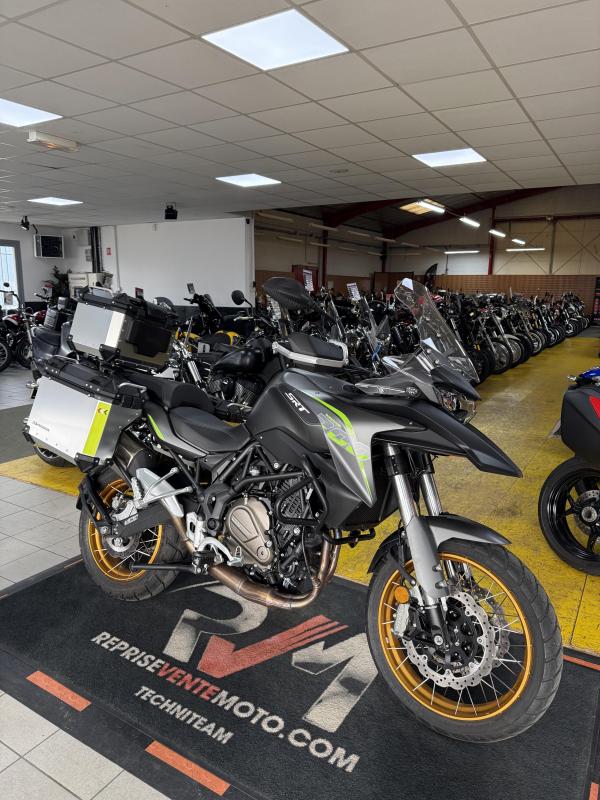 QJ MOTOR 700 SRT TOURING REP.ECH.POSS 5 799