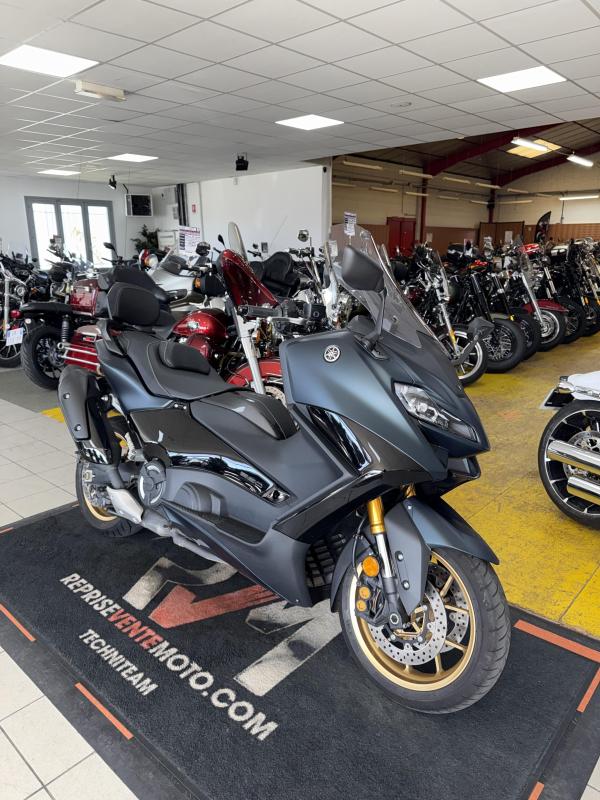 Yamaha T-MAX TECH MAX 560 REP.ECH.POSS 10 899