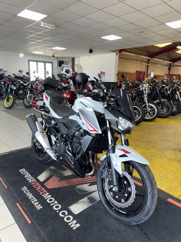 Kawasaki Z400 REP.ECH.POSS 4 599