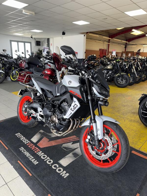 Yamaha MT09 REP.ECH.POSS 7 599