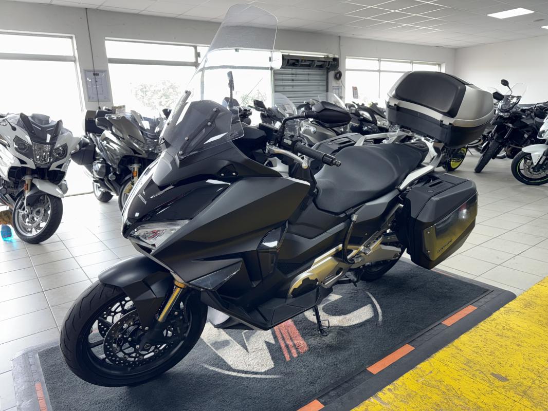 Honda 750 FORZA REP.ECH.POSS 8 199