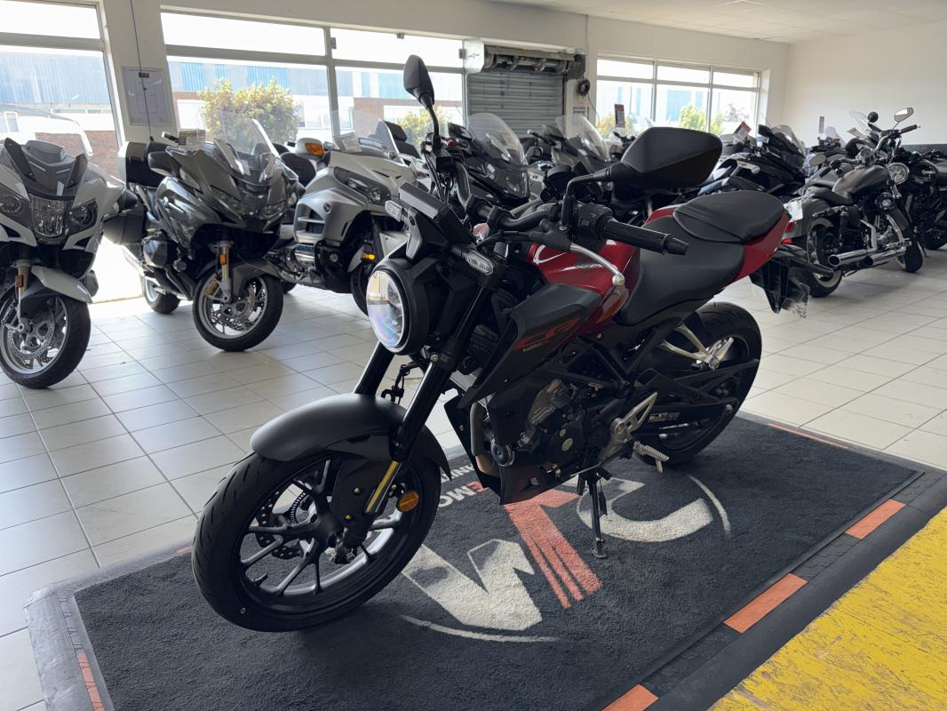Honda CB125R REP.ECH.POSS 4 499