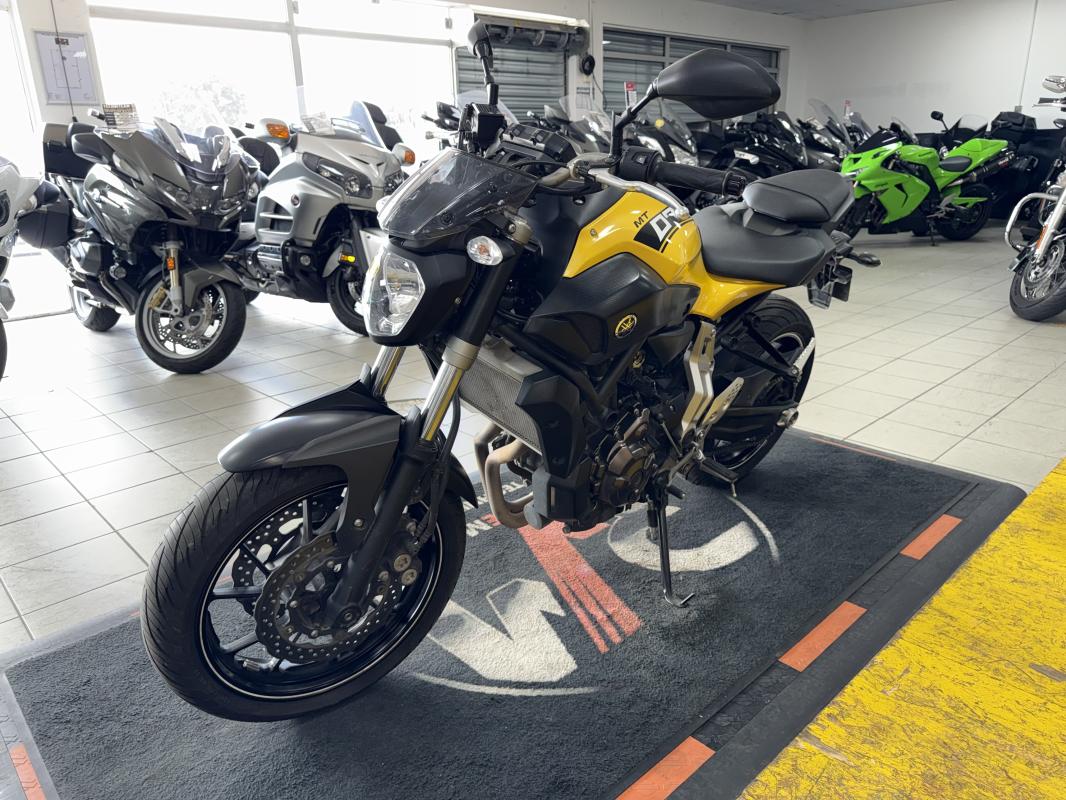 Honda CB125R REP.ECH.POSS 3 599