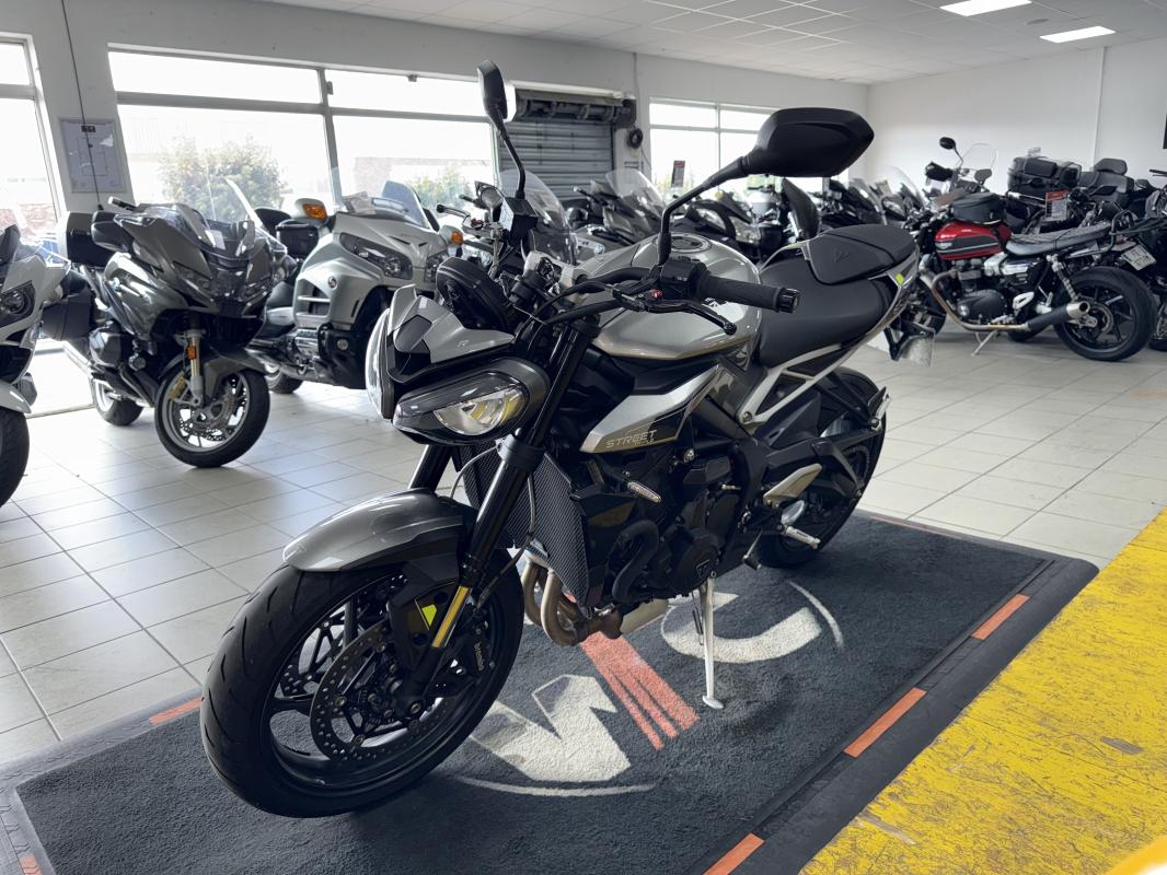 Triumph 765 STREET TRIPLE R REP.ECH.POSS 7 699