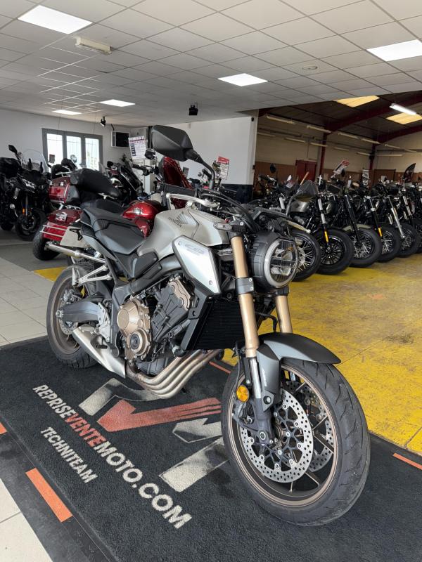 Honda CB650R REP.ECH.POSS 5 699