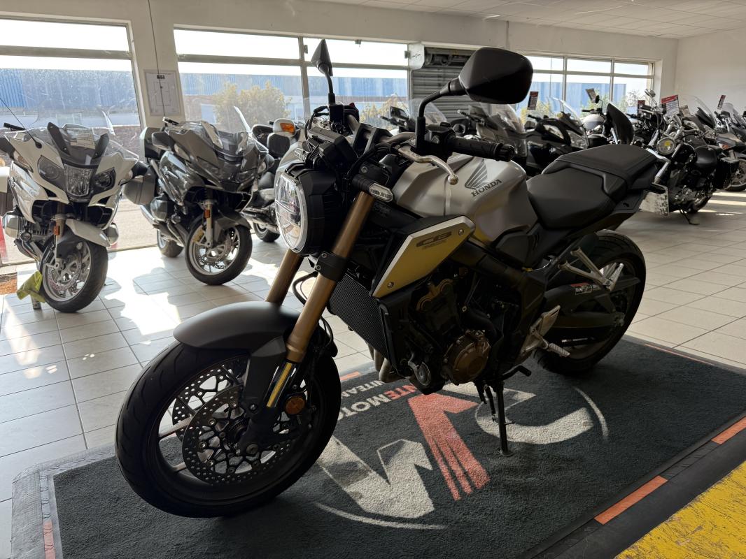 Honda CB650R REP.ECH.POSS 5 699