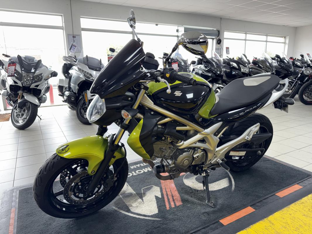 Suzuki 650 GLADIUS REP.ECH.POSS 2 299