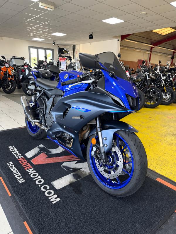 Yamaha R7 REP.ECH.POSS 8 499