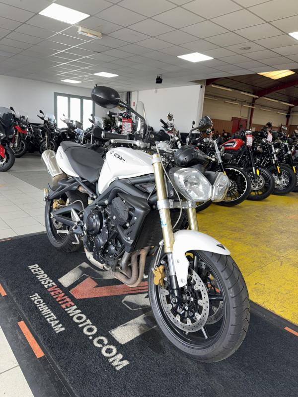 Triumph STREET TRIPLE 675 REP.ECH.POSS 4 299